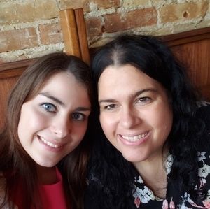 Meet your Posher Sisters,  Marissa and Leah